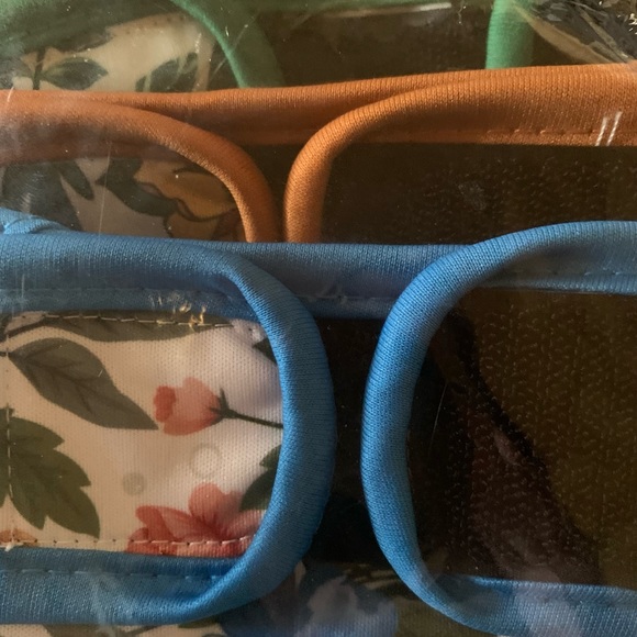 NWT, 3 Female Dog Washable Diapers in Floral Tropical prints, Medium - Picture 4 of 11